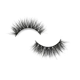 Natural and classy, Laila is made with 100% mink hair and blends seamlessly with your real lashes. Indulge in lightweight, full-body 16mm lashes. Perfect for a natural everyday look!